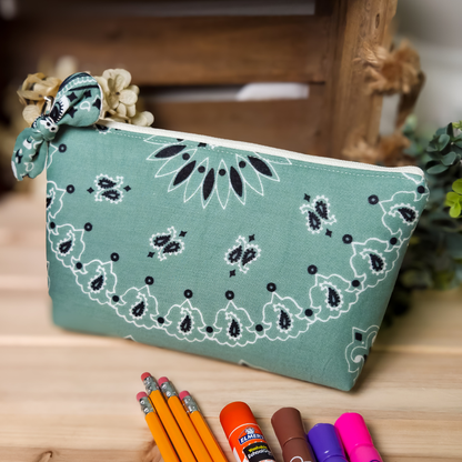 Triangular Bandana Zipper Pouch