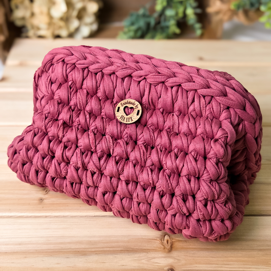 Hibiscus Crochet Clutch-Bag
