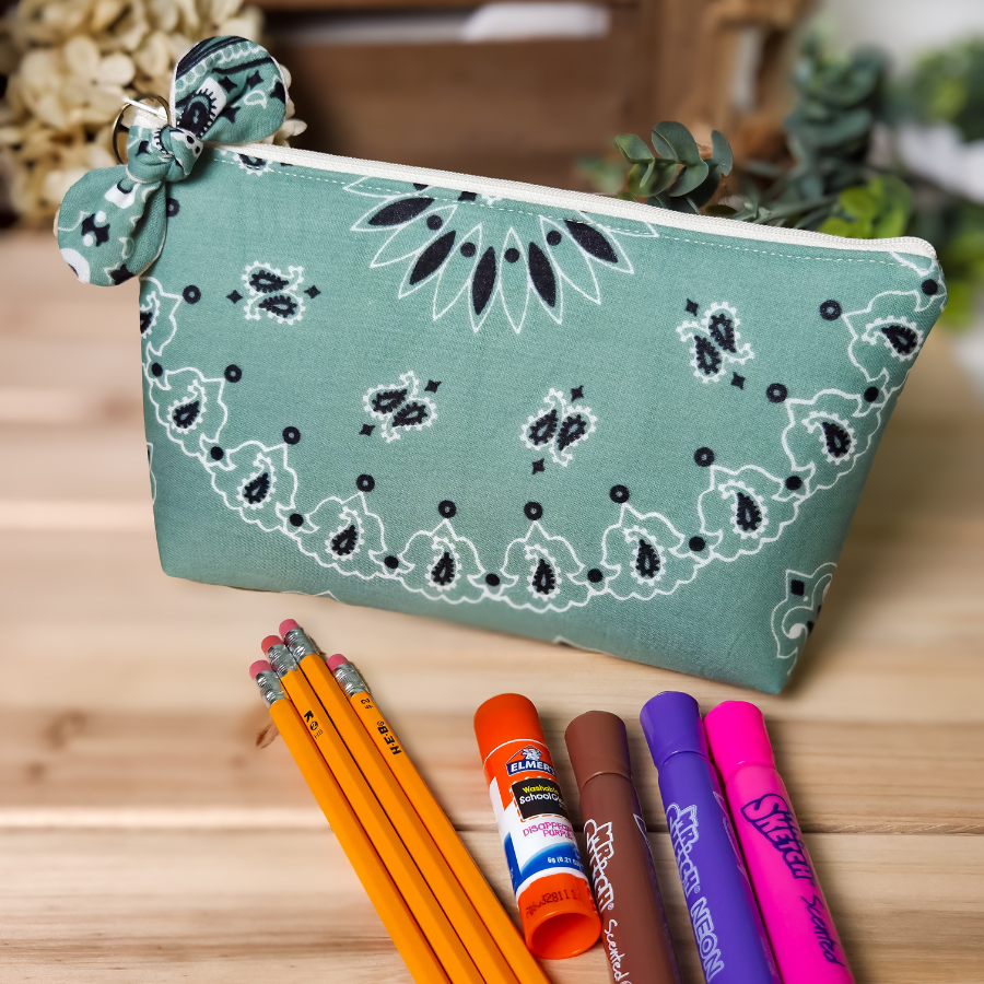 Triangular Bandana Zipper Pouch